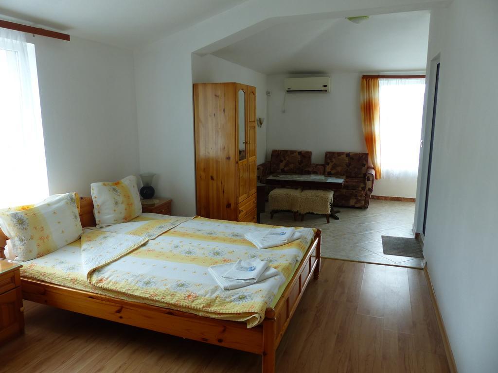 Sunhouse Rooms Carevo Kültér fotó